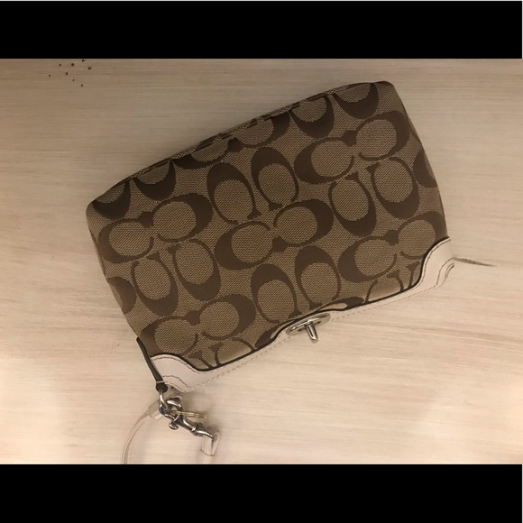Coach Pouch - Picture 3 of 6